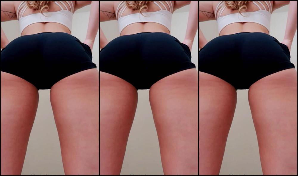 Minililly I Love Working Out With My Plug In