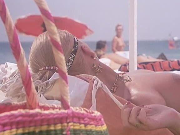 "Mix" Feature Dans la chaleur de St-Tropez Alpha France