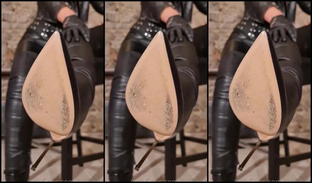 Fetishliza Onlyfans Come Closer And Show Me Your Boot Licking Skills You Will Be Allowed To Cum But