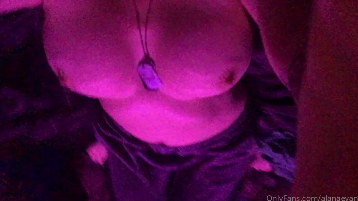 Alanaevansxxx 2286139048 11 27 2021 Happy Saturday