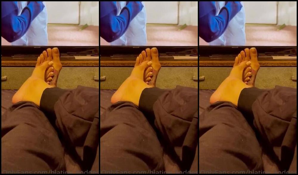 Blatina Goddess Onlyfans 10 10 2021 Watchin Old Movies Lol While You Look At My Feet