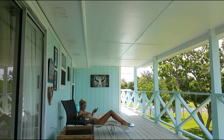 Exhibitionism, Flashing, Public Flashing, Strangers, Toys hollyhotwife teasing the cable guy ManyVids