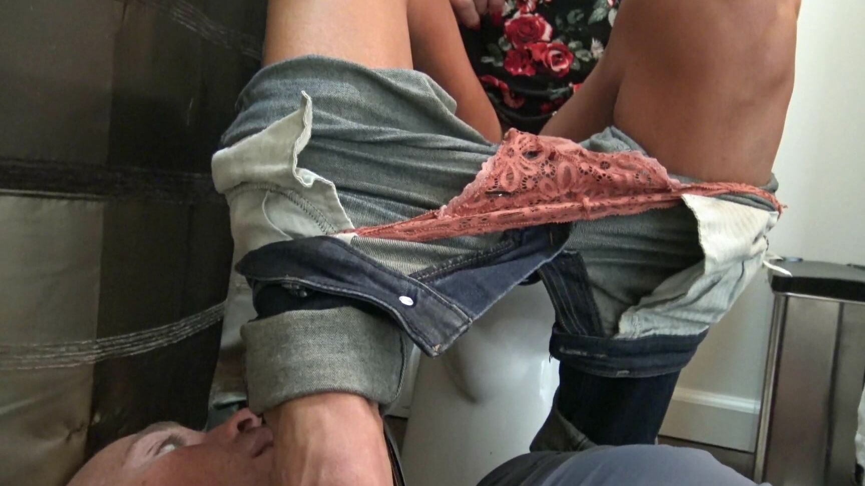 Zephianna Using My Slave S Mouth As My Personal Toilette