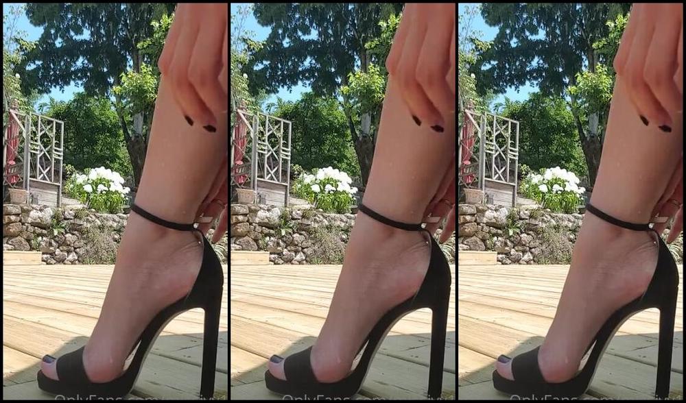 Maitresse Ivy Nicknamed Maitresseivy Onlyfans A Small Dangling Shoe Video For You Guys Hope You Like