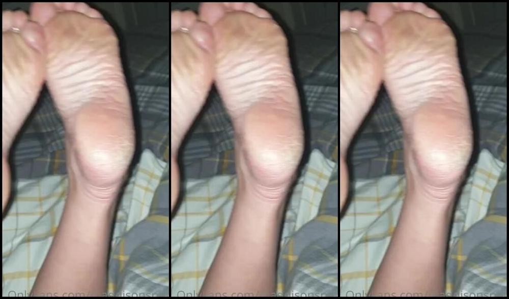 Maddison Spoilt Nicknamed Maddisonspoilt Onlyfans Want To Come Up On The Bed And Join