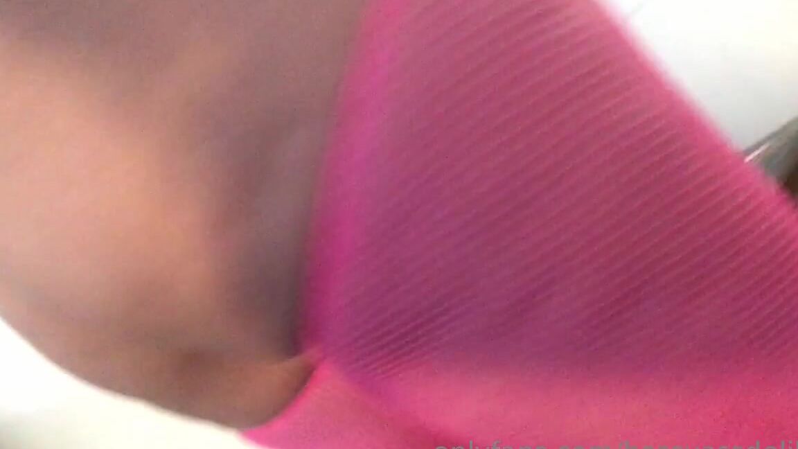 Bossy Ass Delilah Ew Video Aleart Warming Up To Film Face Sitting Marathon In Nyc