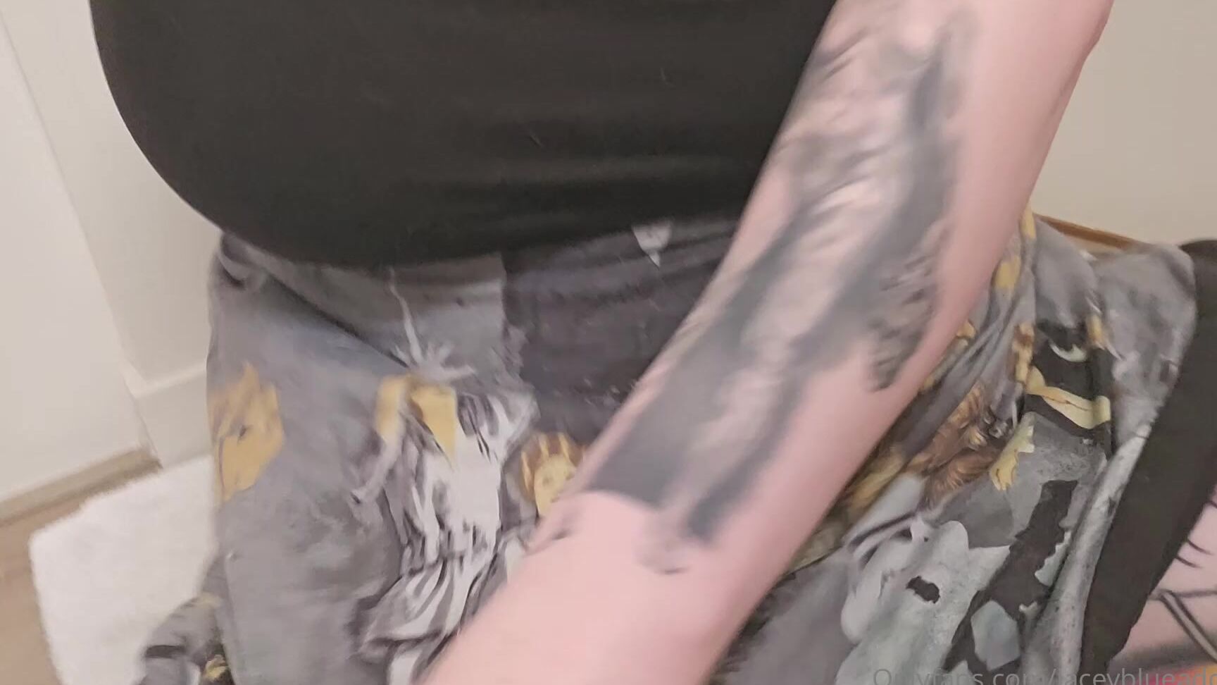 Laceyblueaddams 3172407501 01 22 2024 Snuck Into The Bathroom While I Was Hanging Out With Friends So I Could Film This