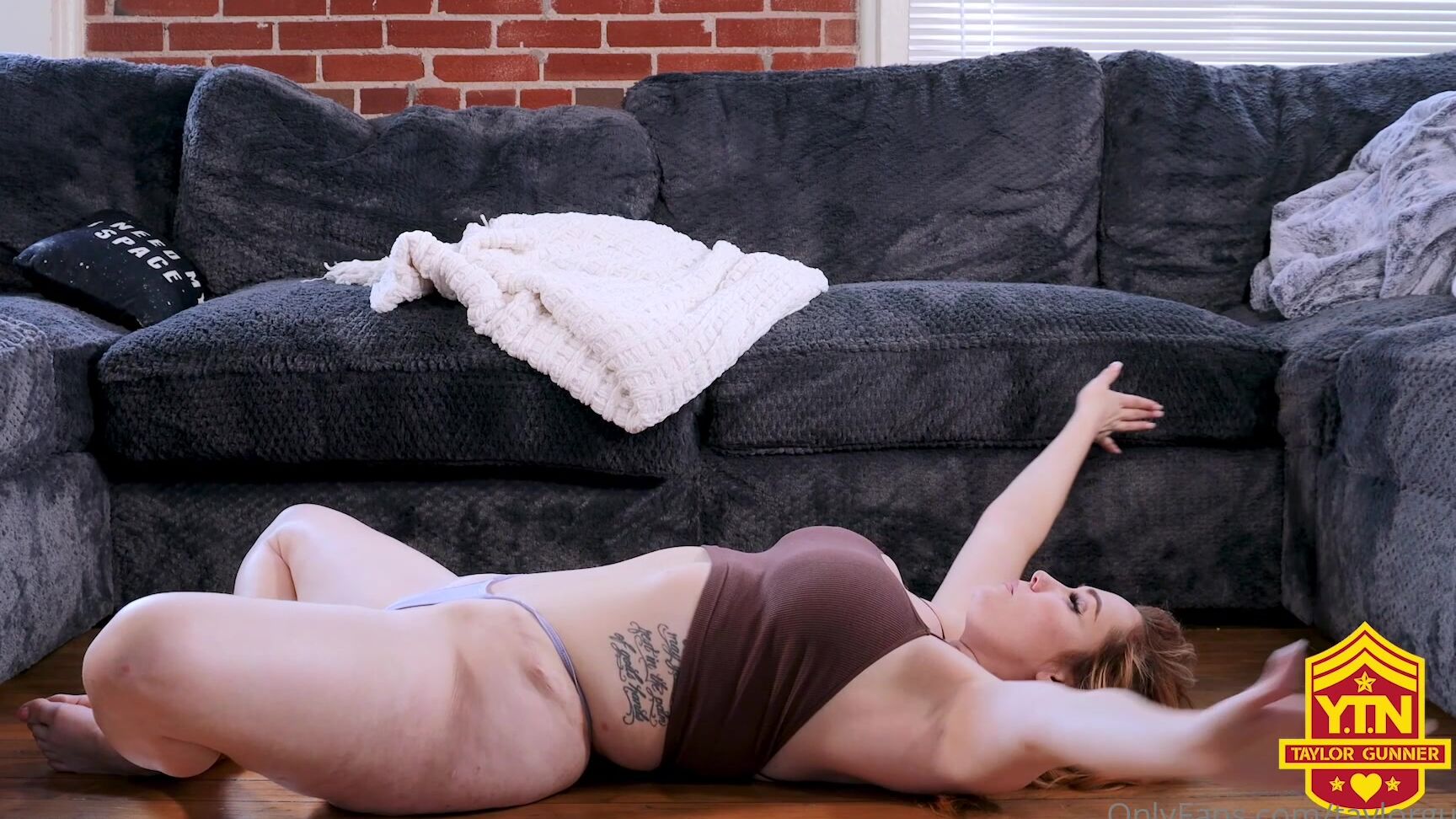 Taylorgunner I Love Starting Off The Day With Some Stretches So I Hope You Enjoy Me Doing Some Yoga I