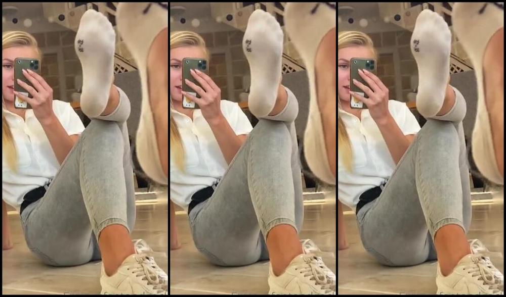 Emmysfeetandsocks Aka Emmyfeetandsocks Onlyfans Four Days Worn And Absolutely Nasty Seems Like My Feet Are Just Too Smelly 1P