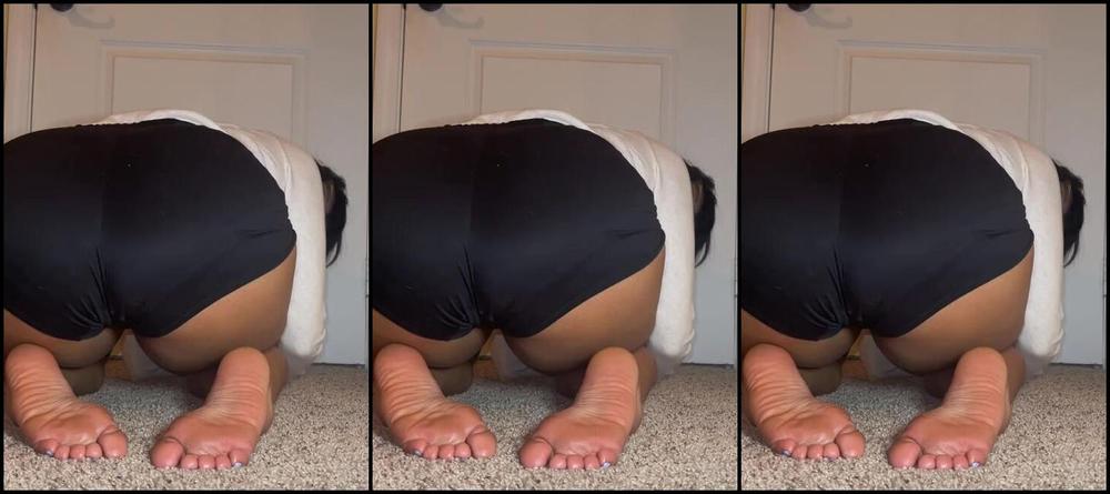 Goddess Yaya Nicknamed Docstinkyfeet Onlyfans Happy Saturday Start The Day Off Right By Busting To My Perfect Soles