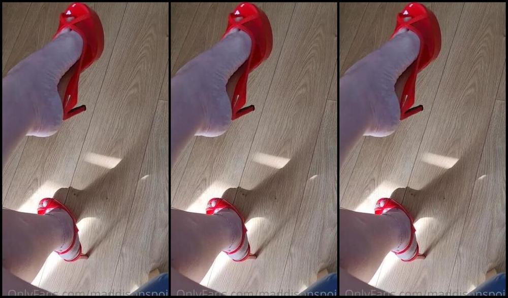 Maddison Spoilt Nicknamed Maddisonspoilt Onlyfans Just Had To Show Off My New Shoes You Dress The Ladies So Well Such A Good Boy Kingjond