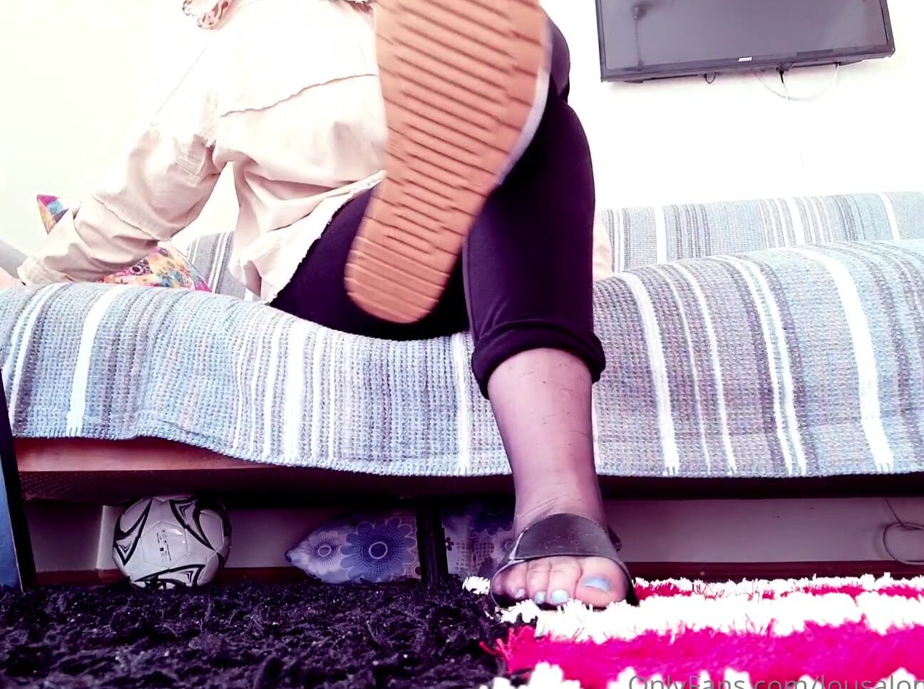 Misslouandreas Terliklerimle Hipnoz Ol Bakal M Ezi Im Ve St Ndeki Tozlar Dilinle Temizle