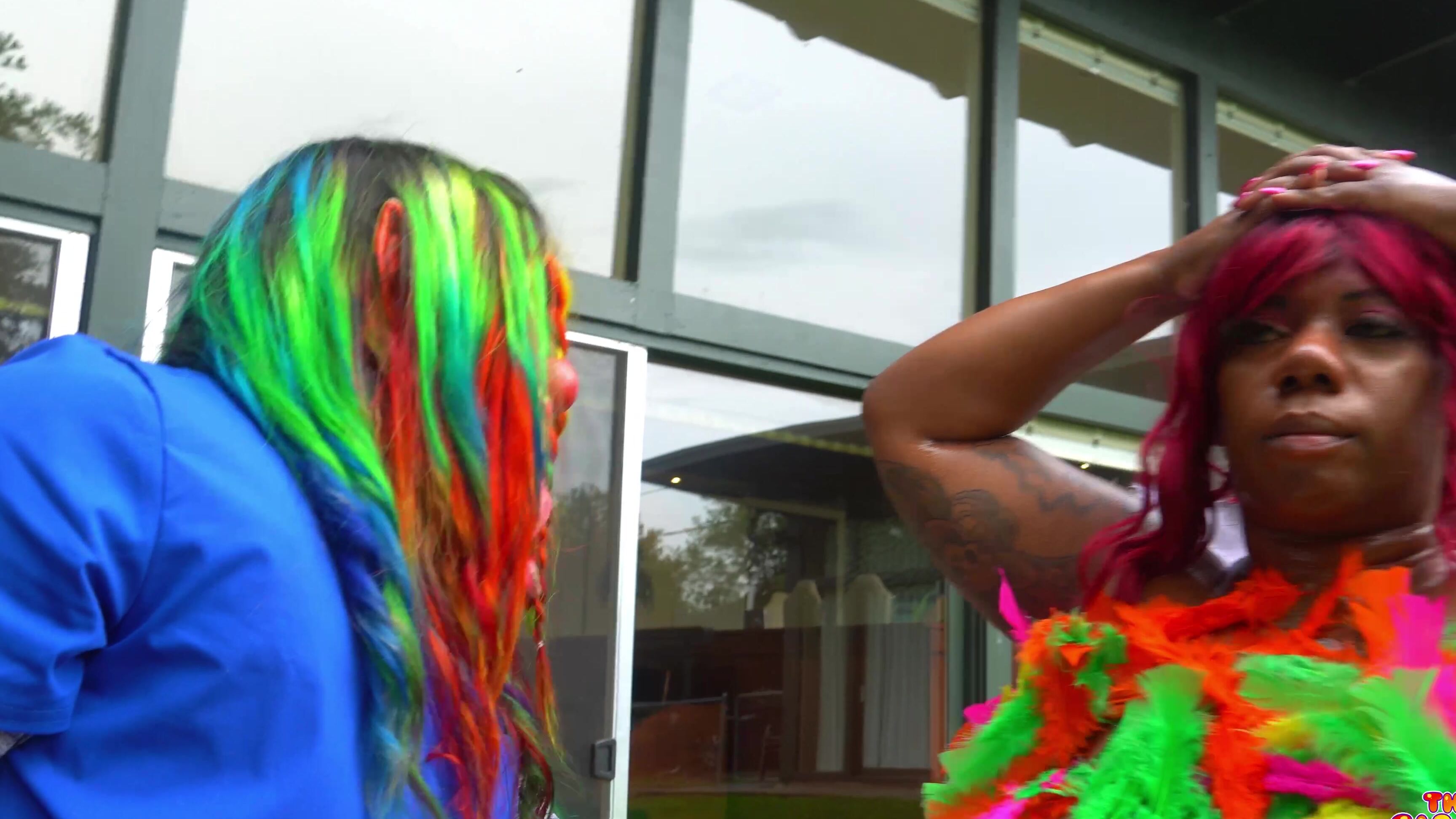 Gibbytheclown Angry Bird Gets Fucked By Big Clown Dick