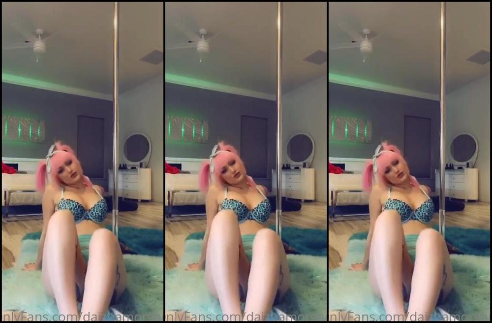 daizhamorgann-20-05-2020-338792465-baby-blue-bratz-doll-stripteaze-