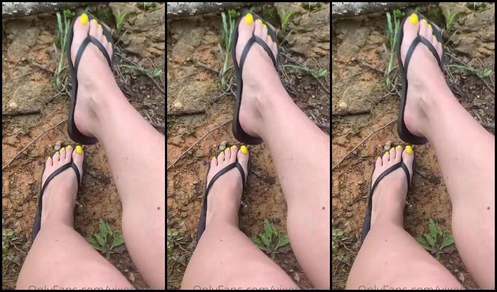 Vixenarches Onlyfans I Didn T Think I Would But I Really Love This Yellow It Really Makes My Long Toenails Pop My Feet