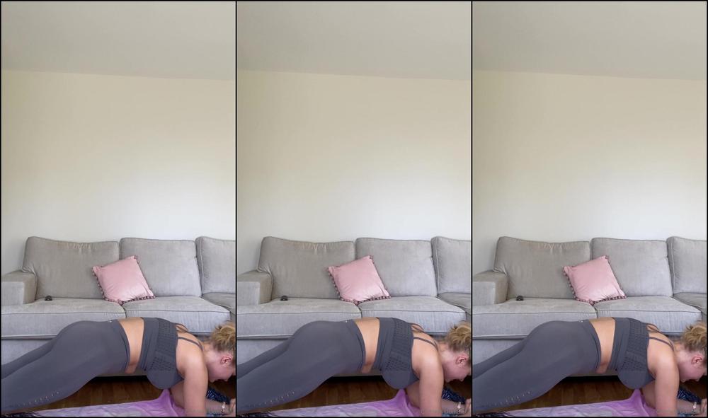 Goddessdommelia Min Video So Here Is Half My Work Out This Morning My Friend Arrived To Fit My