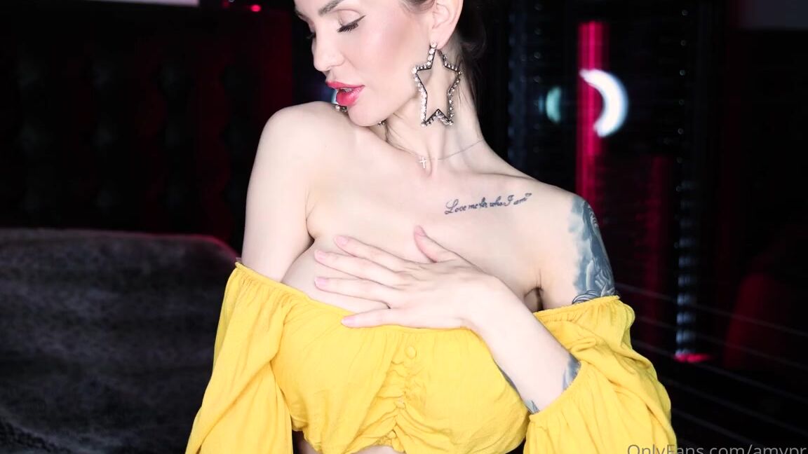 Amylefox Onlyfans Showing You My Juicy Boobs