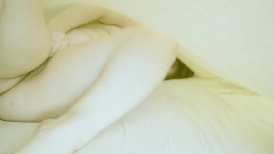 Freshie Juice Under The Sheets