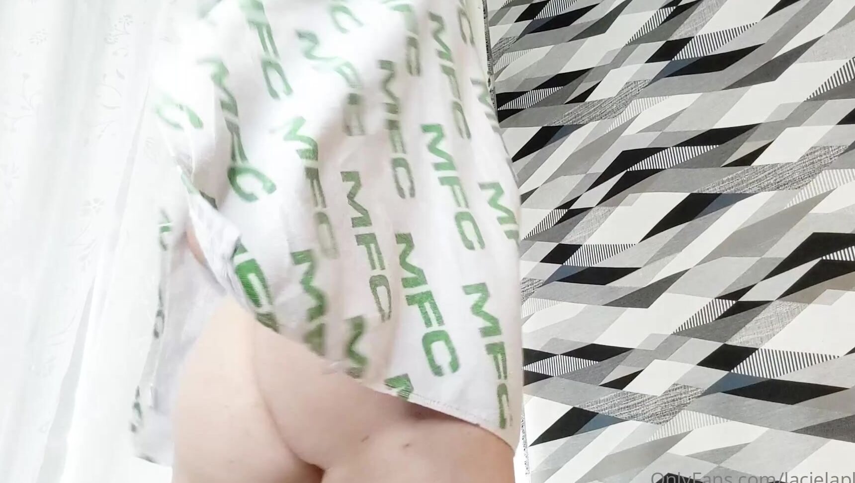 Lacielaplante A Little Post Shower Towel Tease