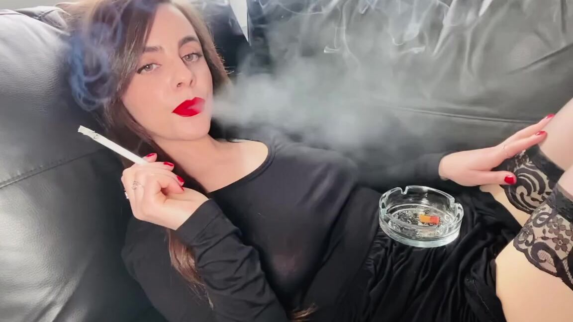 Rosealine Nicknamed Porcelaingoirl Onlyfans Im Gonna Be Making A Funny Face Literally Every Live Stream Thumbnail Lmao Anyways Guys E