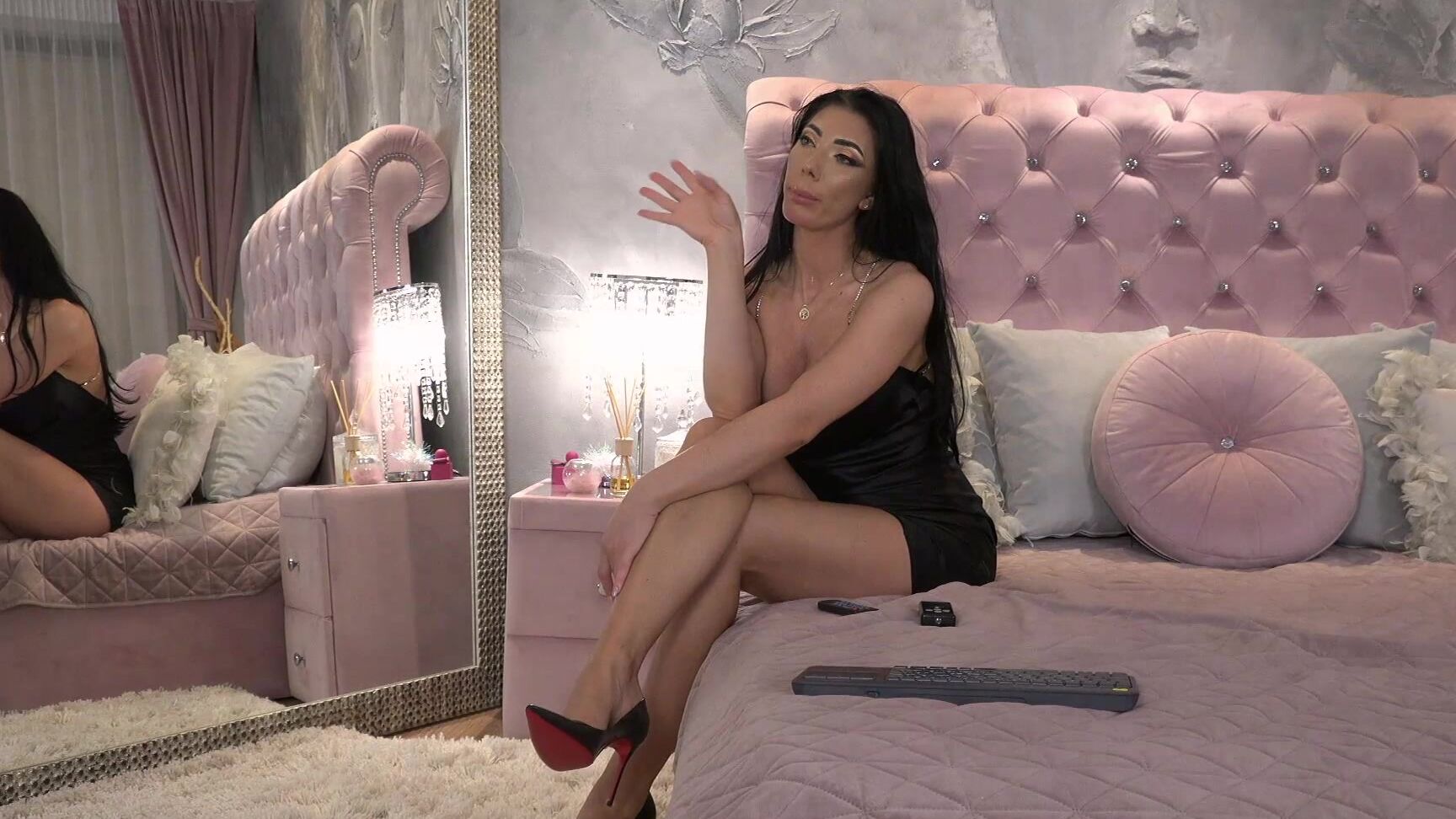 "VivienneRuth" bbc, cuckolding, humiliation, small dicks, sph Enjoying the dinner with my friend manyvids