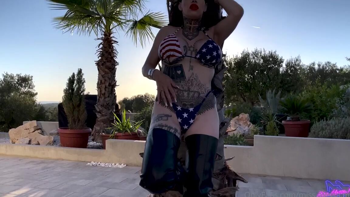 Missalessamilano Onlyfans Cant Do Without Overknees Totally Turns Me On When I Wear It Totally Arouses Me When