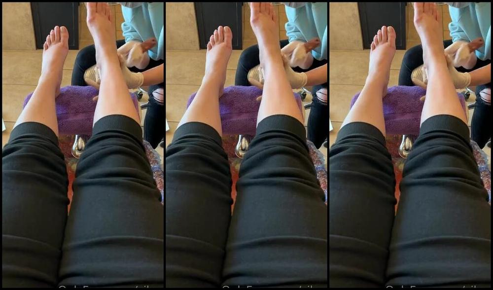 Natasha Aka Vibez3 Onlyfans Sunday Funday Pediday 1