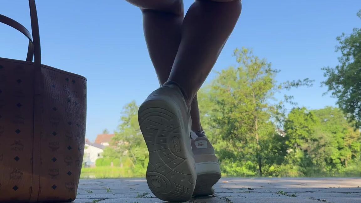 Mrs Larry Onlyfans Ich Habe Dich Hinter Der Bank Auf Dem Boden Platziert I Placed You On The Floor Behind The