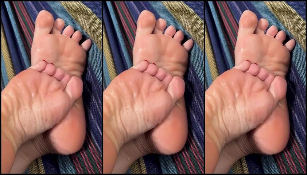Goddess Cinnamon Aka Cinnamonfeet2 Foot Fetish 06 10 2024 Onlyfans Video Come To The Hammock With Me