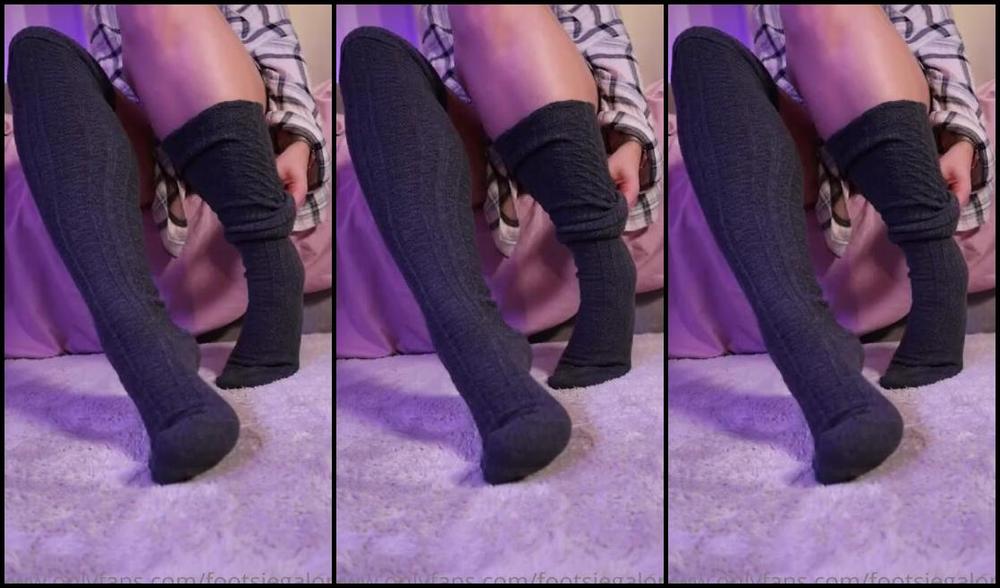 Footsiegalore Onlyfans Thigh High Thursday Would You Like To Chill With Me And Warm Me Up On A Cold Winters Day My Feet