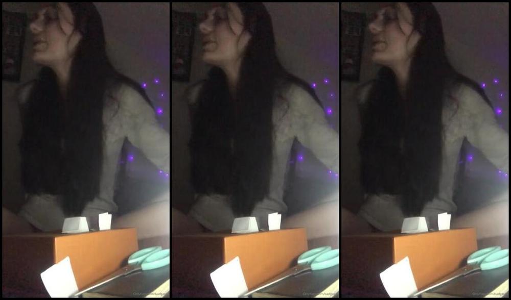 Goddessgaelle Nicknamed Badgaelle Onlyfans Numero 5 Tu As 48H Pour Me Transmettre L Adresse