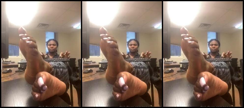 Rosewrinkles Onlyfans Uggh Work Feet Needs A Smell