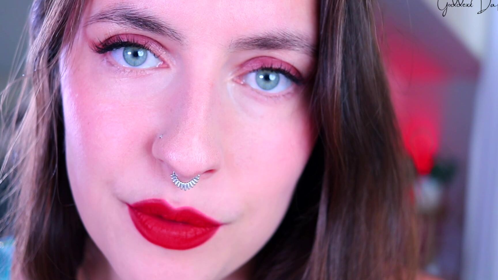 Goddexx_Daphne_Submit_to_My_Eyes iWantClips