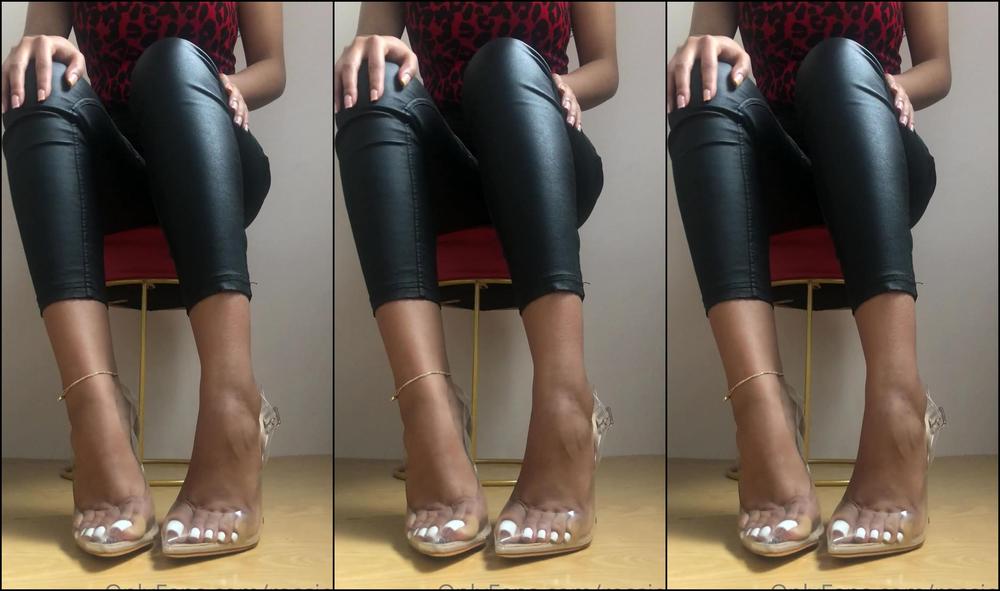 Rossieft Your Sexy Neighbor Notices You Like Her Feet So She Tells You How To Jerk Off