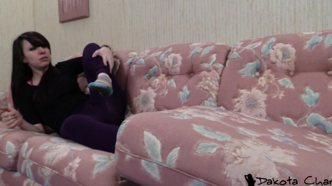 Dakotacharmsxxx Big Hungry Couch