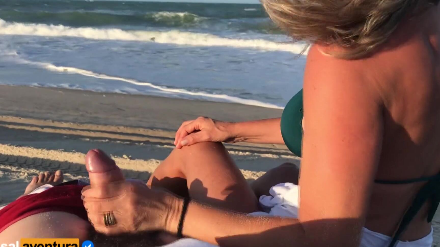 Она Дрочит Мне На Общественном Пляже Нас Чуть Не Поймали Любитель Pornhub Com