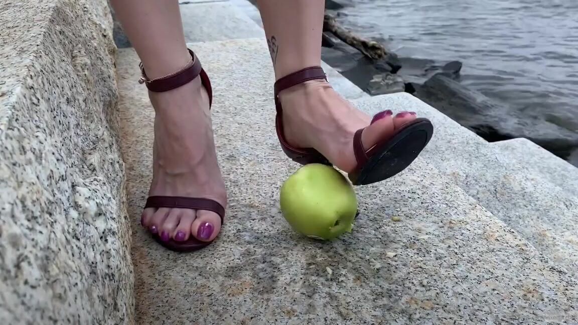 Vixenarches Onlyfans Throwback Video Taken At The Beginning Of Last Summer