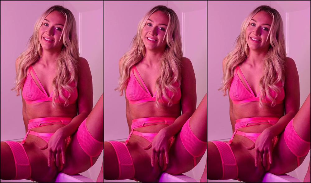 Samxxsparks Watch Me Squirt All Over The Bathroom This Toy Felt So Good I Could Barely Keep It In