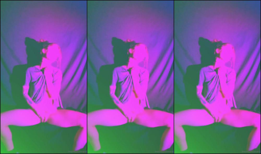 Caringerin A Quick Artsy Video For Those Of You Who Are Into That A Little Bit Of Glass Dild