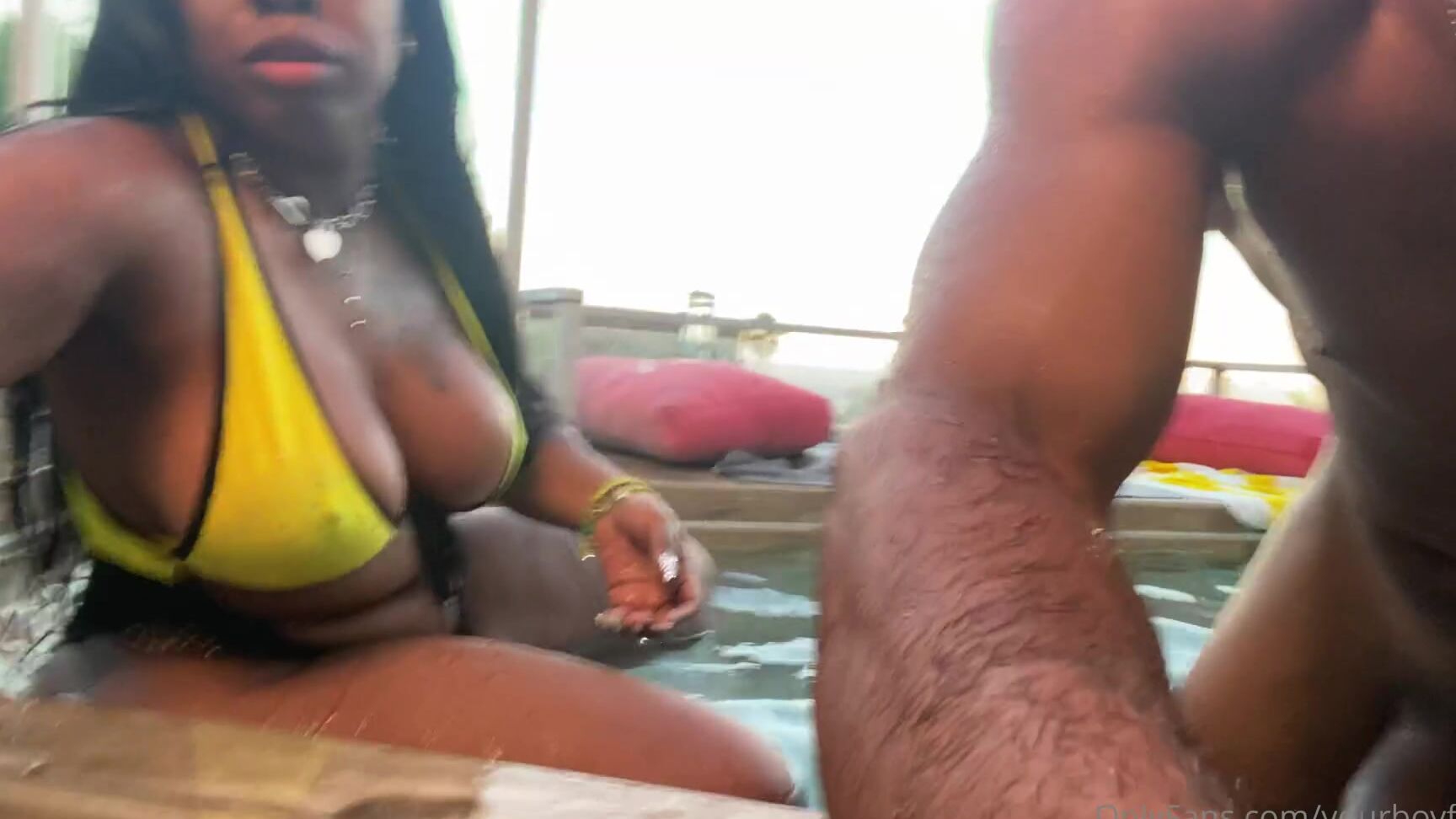 yourboyfcisco-15-02-2021-2032626571-pool-days-with-therealmslondon