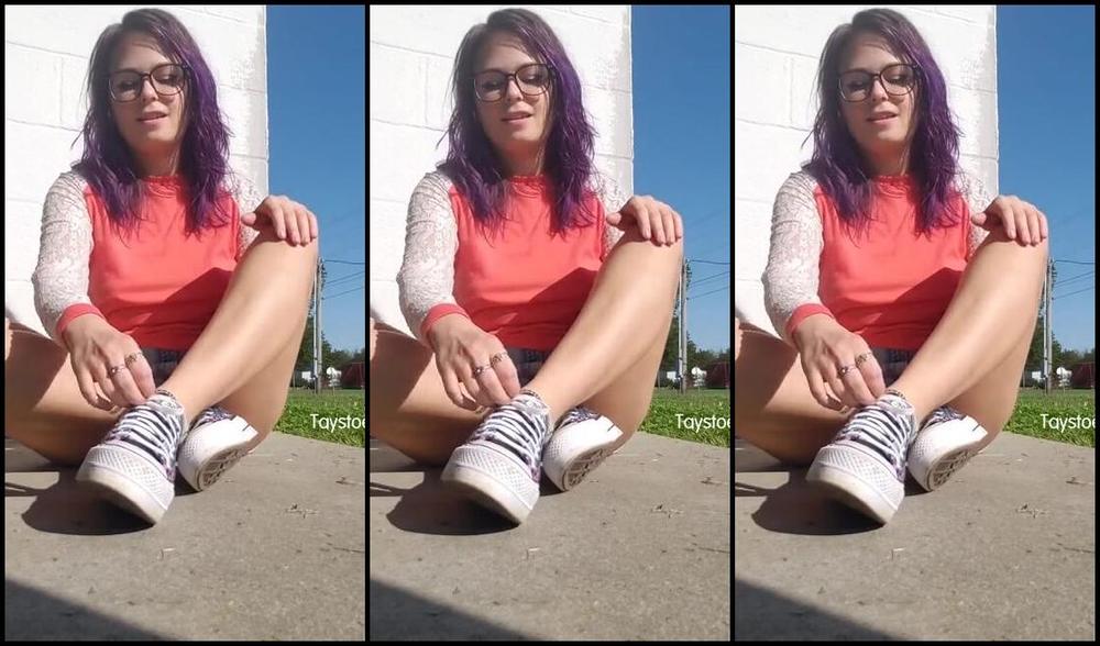 Tays Toes Nicknamed Taystoes 09 29 2021 Onlyfans Video Custom Foot Sniffing Video In Public