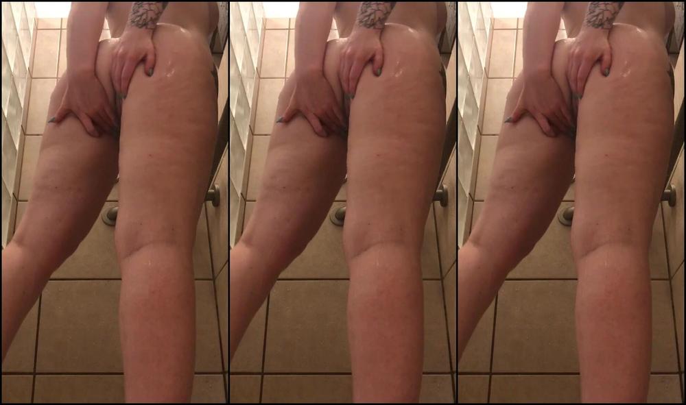 Skylarshark Shower Dildo Cum