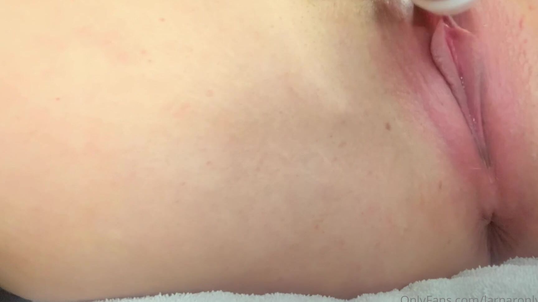 Larnaronlyfans Trying To Blow Bubbles With My Pussy Really Struggling To Get On Of Today Its Being