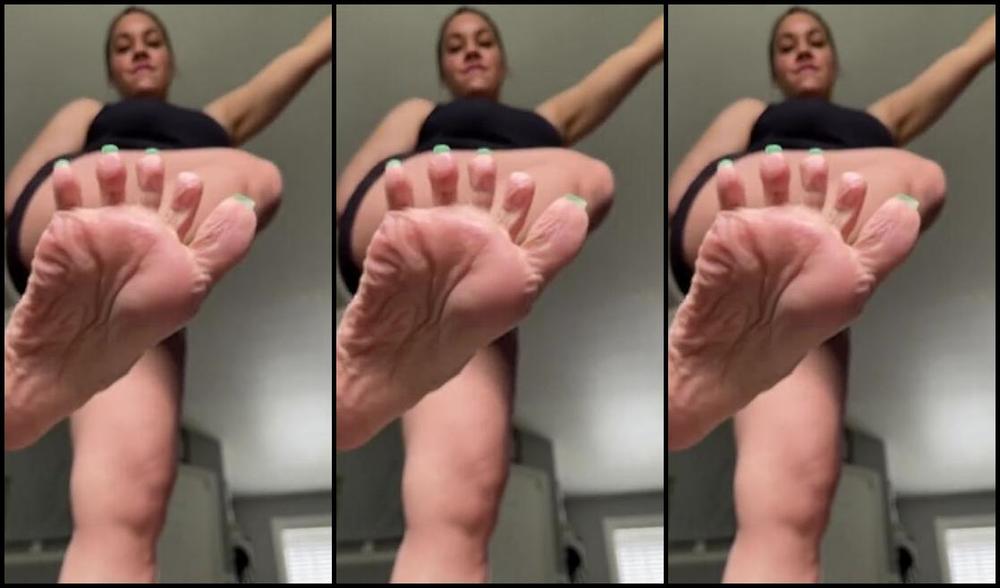 Deedeericanfeet 04 02 2024 Onlyfans Video As Requested Let Me Stomp On Ur Head Lol