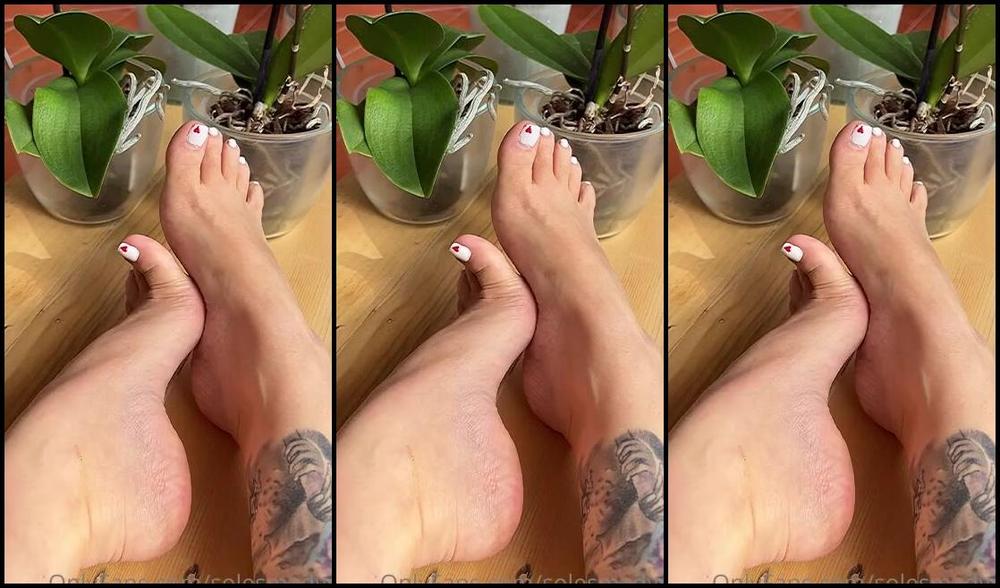Solesmad Fetish Queen Aka Solesmadvip Onlyfans Good Morning Babes Do You Like My New Pedicure I Made The Feet Myself And My Husband Painted The