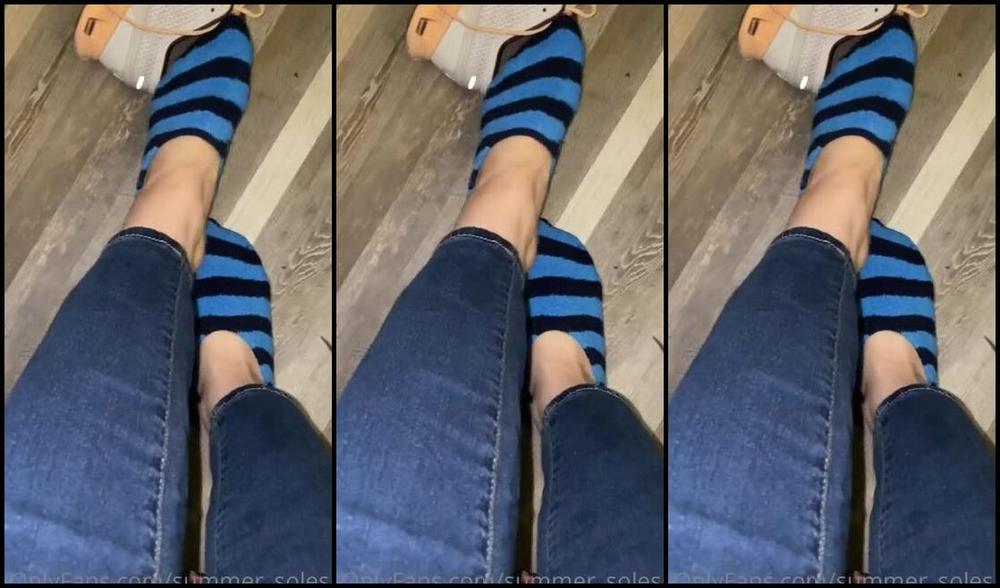Summer Solesis Nicknamed Summer Solesis Onlyfans Sweaty Shoe And Sock Removal
