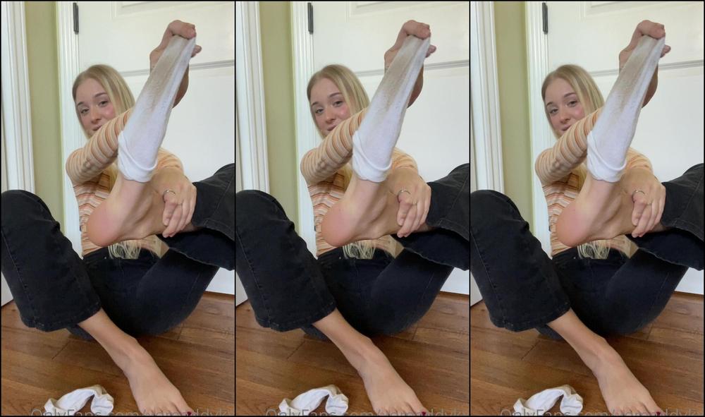 Xomaddykxo What Would You Give For A Sniff My Feet Are Nice And Clean For U Clean Foot Obsessed Beta