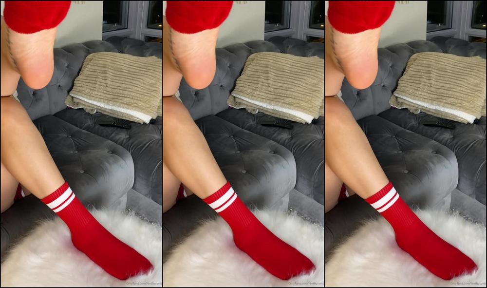 Feetbysvett Sexy Sock Removal Bow Down