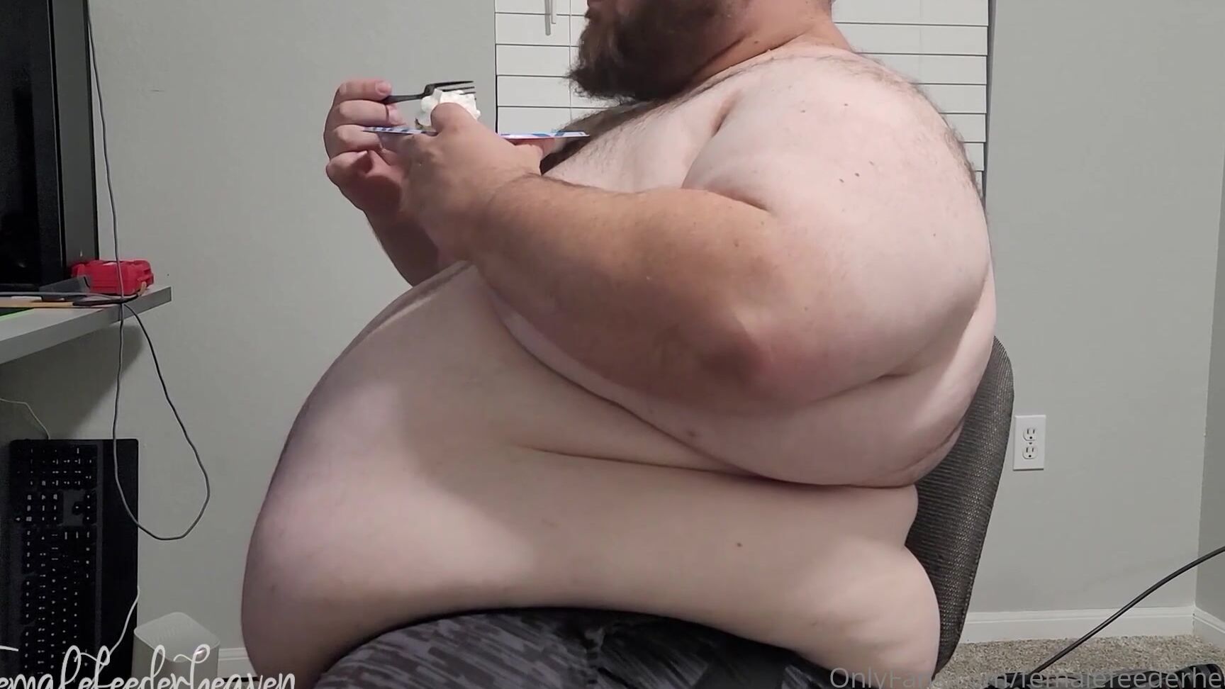 Femalefeederheaven Here S The Video Of Last Weekends Stuffing Session With A Weigh In Friday Morning Then Su