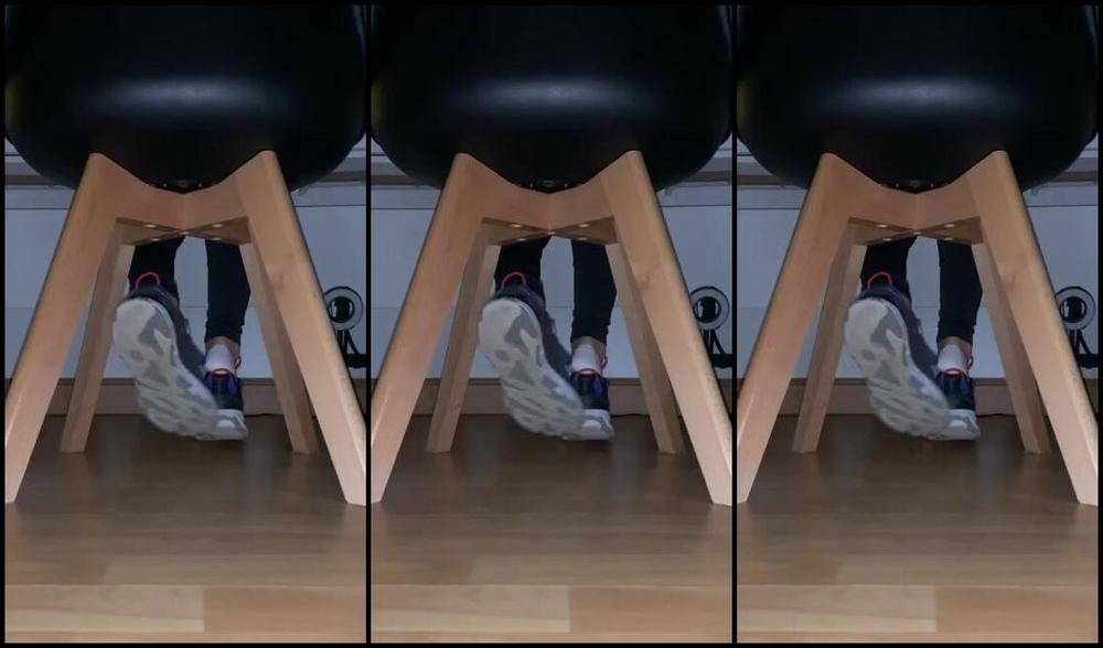 Miss Emma Rose Nicknamed Emmaemmarose Onlyfans I Walk In From Work And Sit Down To Rest My Tired Feet I Dint